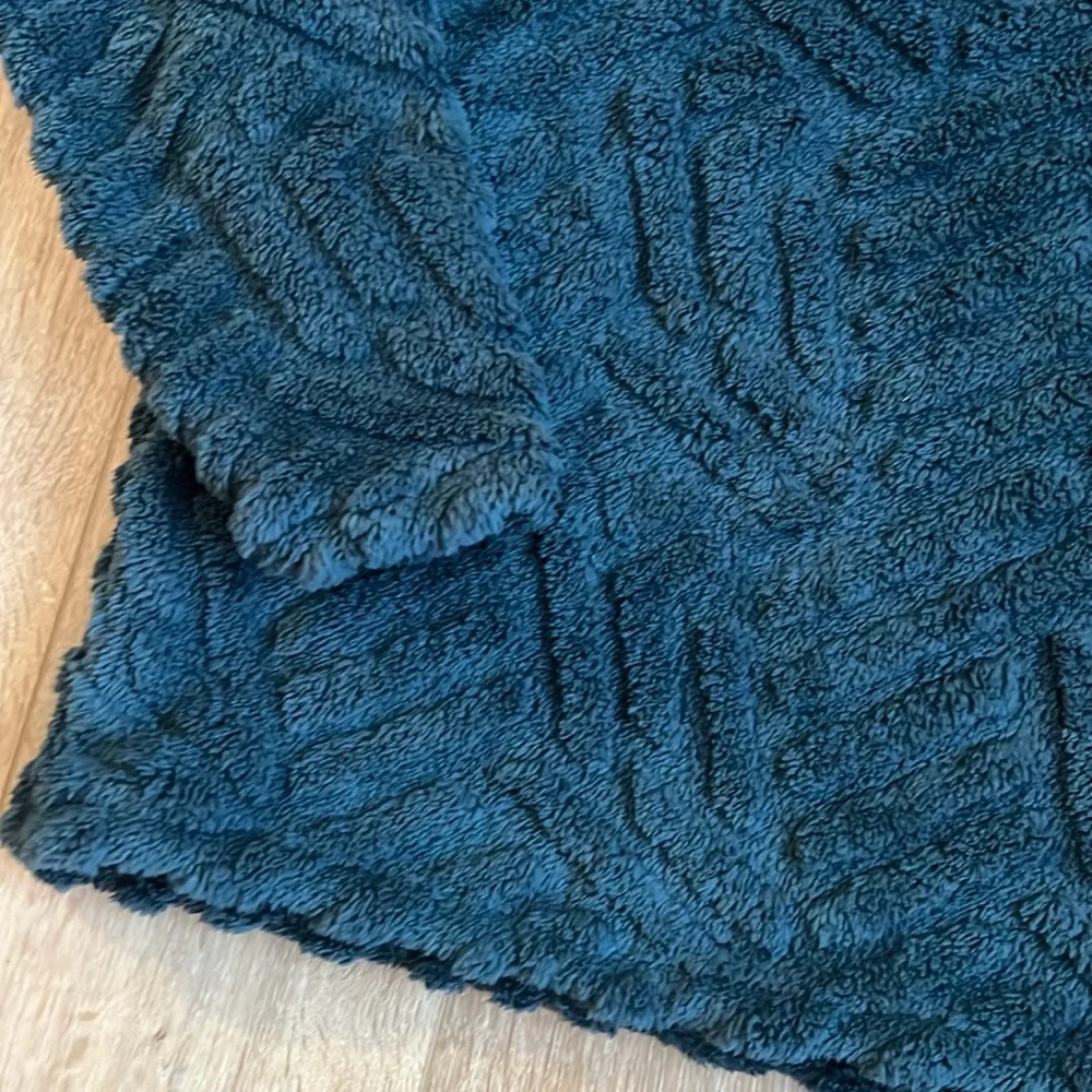 Eddie Bauer - Quest, women’s XL super plush and soft teal sweater, new w/o tags - Picture 6 of 16